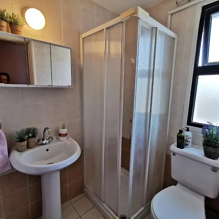 Prime Location - & Beach - Fast Internet 100-25 Mbps - Spacious & Cozy *