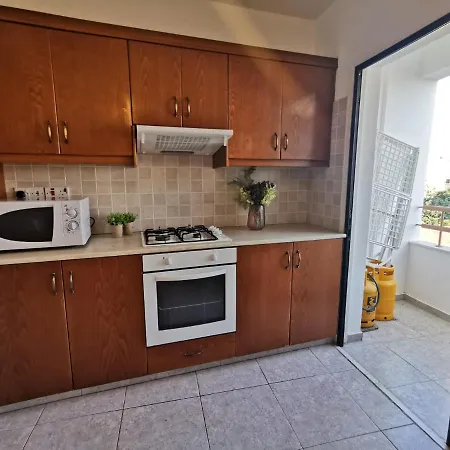 Prime Location - & Beach - Fast Internet 100-25 Mbps - Spacious & Cozy *