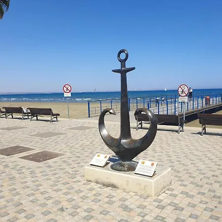 Prime Location - & Beach - Fast Internet 100-25 Mbps - Spacious & Cozy *