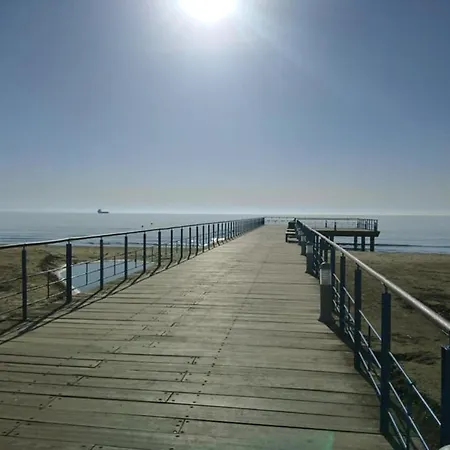 Prime Location - & Beach - Fast Internet 100-25 Mbps - Spacious & Cozy * Larnaca