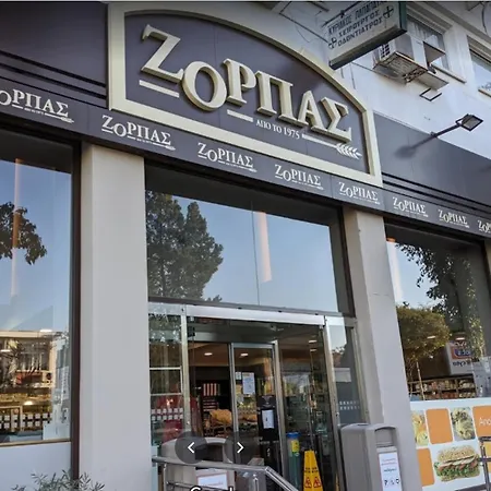 Prime Location - & Beach - Fast Internet 100-25 Mbps - Spacious & Cozy * Larnaca